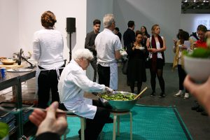 Alison Knowles, Make a salad, 1962. Photo © Corine Stübi