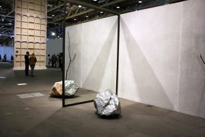 Alicja Kwade, Out of Ousia.