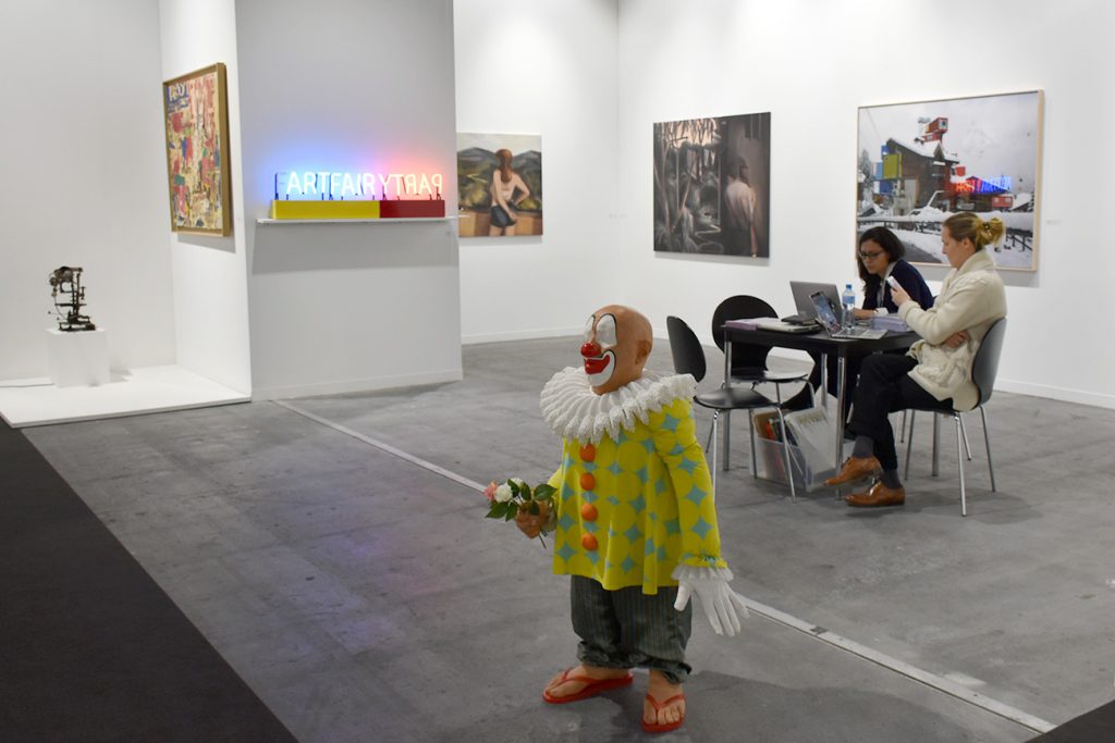 Clown de Gilles Barbier sur le stand de la galerie George-Philippe et Nathalie Vallois, Paris