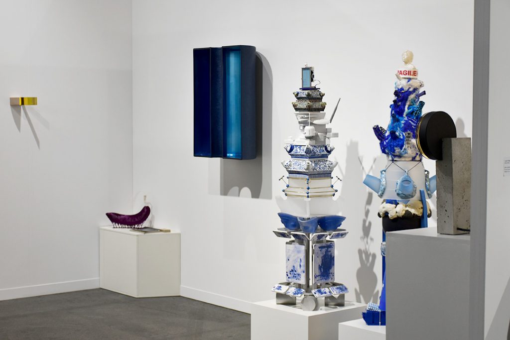 Fondé il y a un peu plus d'un an, la jeune galerie Roehrs & Botsch basée à Zürich en est déjà à sa deuxième participation à Artgenève. Rare galerie de design sur la foire, elle présente entre autres des pièces de Jing He et de OS ∆ OOS