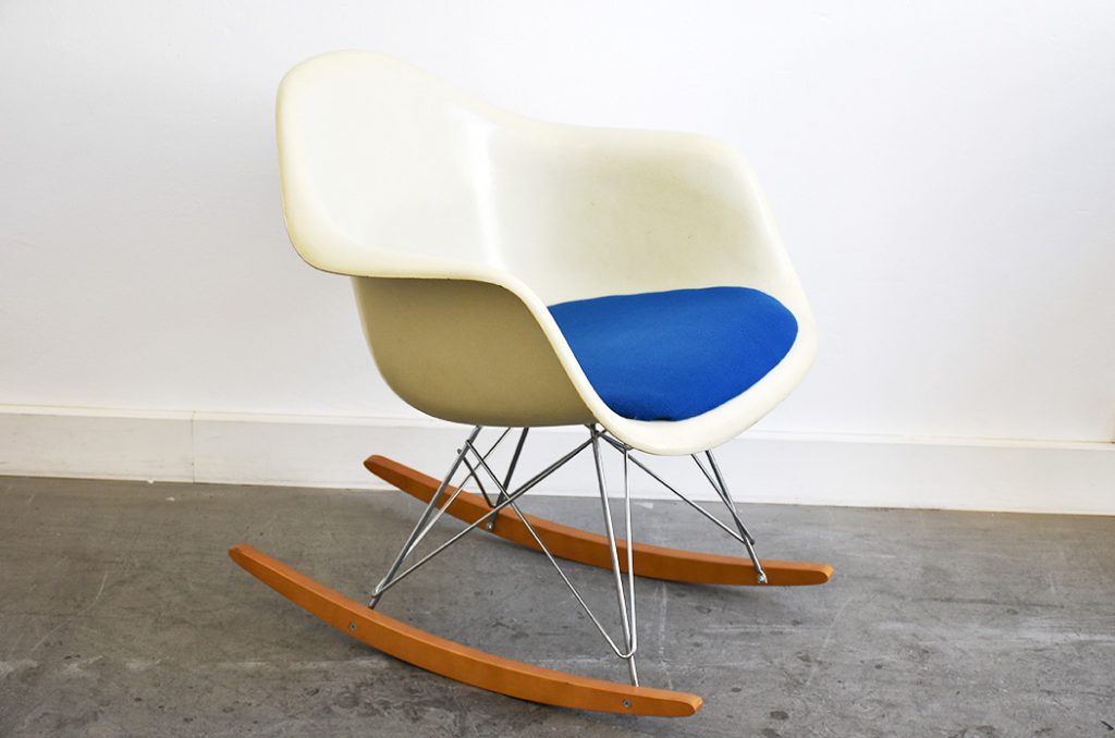 Rocking Armchair Rod, Charles & Ray Eames, Vitra. Photo © Kissthedesign