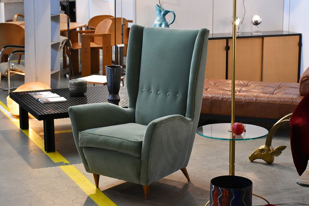 Fauteuil de Gio Ponti, Demosmobilia, Chiasso