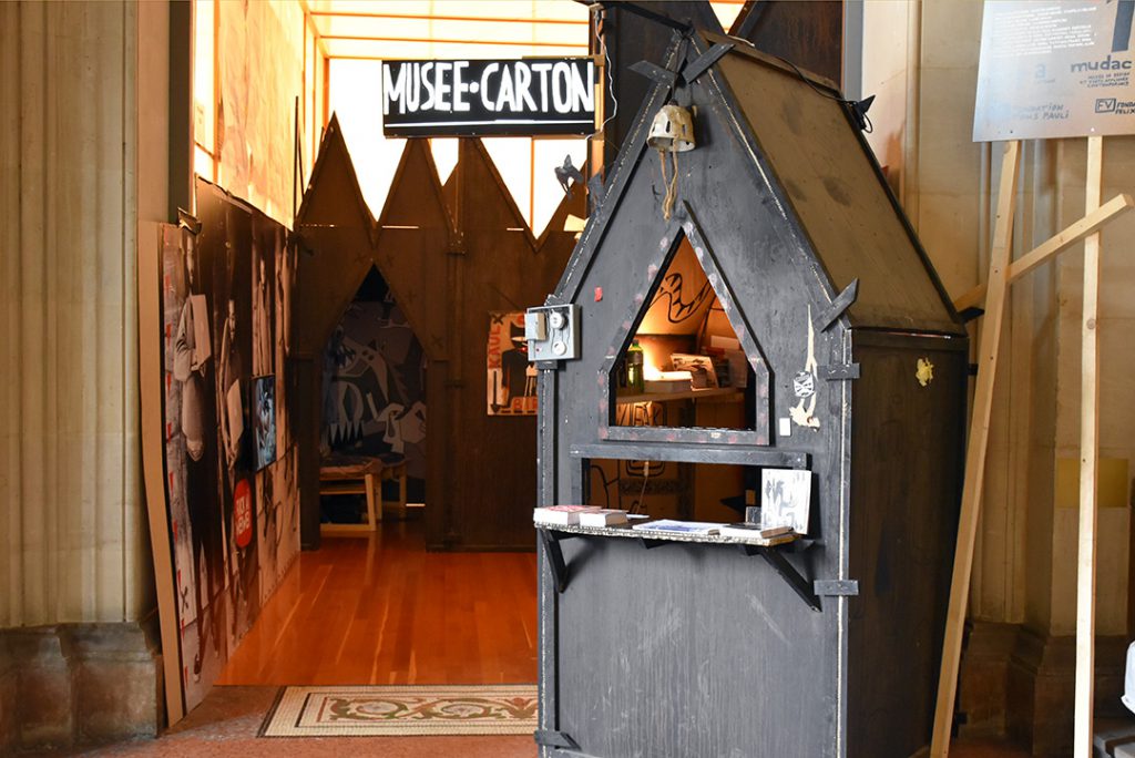 Le musée carton, Augustin Rebetez. Vue de l'exposition au mcb-a de Lausanne. Photo © Yanick Fournier